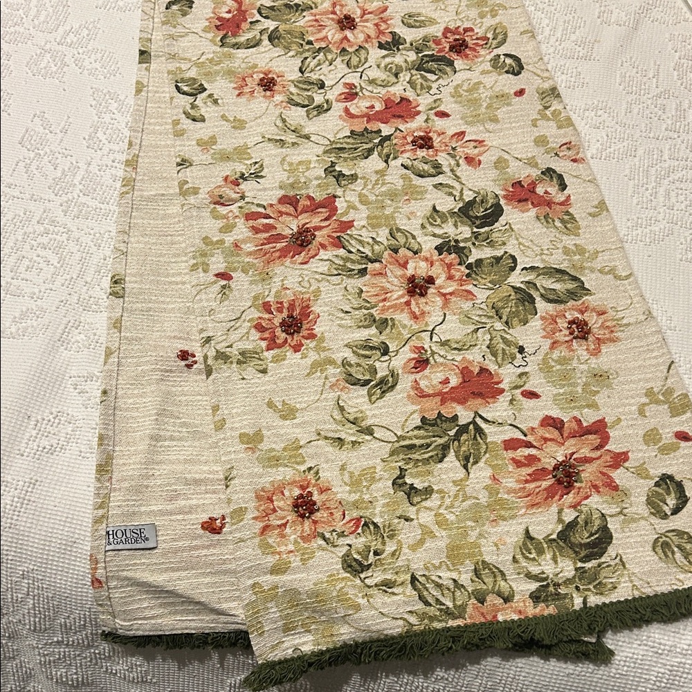 Floral Table Runner - Cream and Green